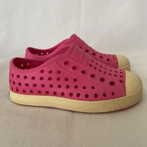 Native Pink Jefferson slip ons BABY SIZE C7